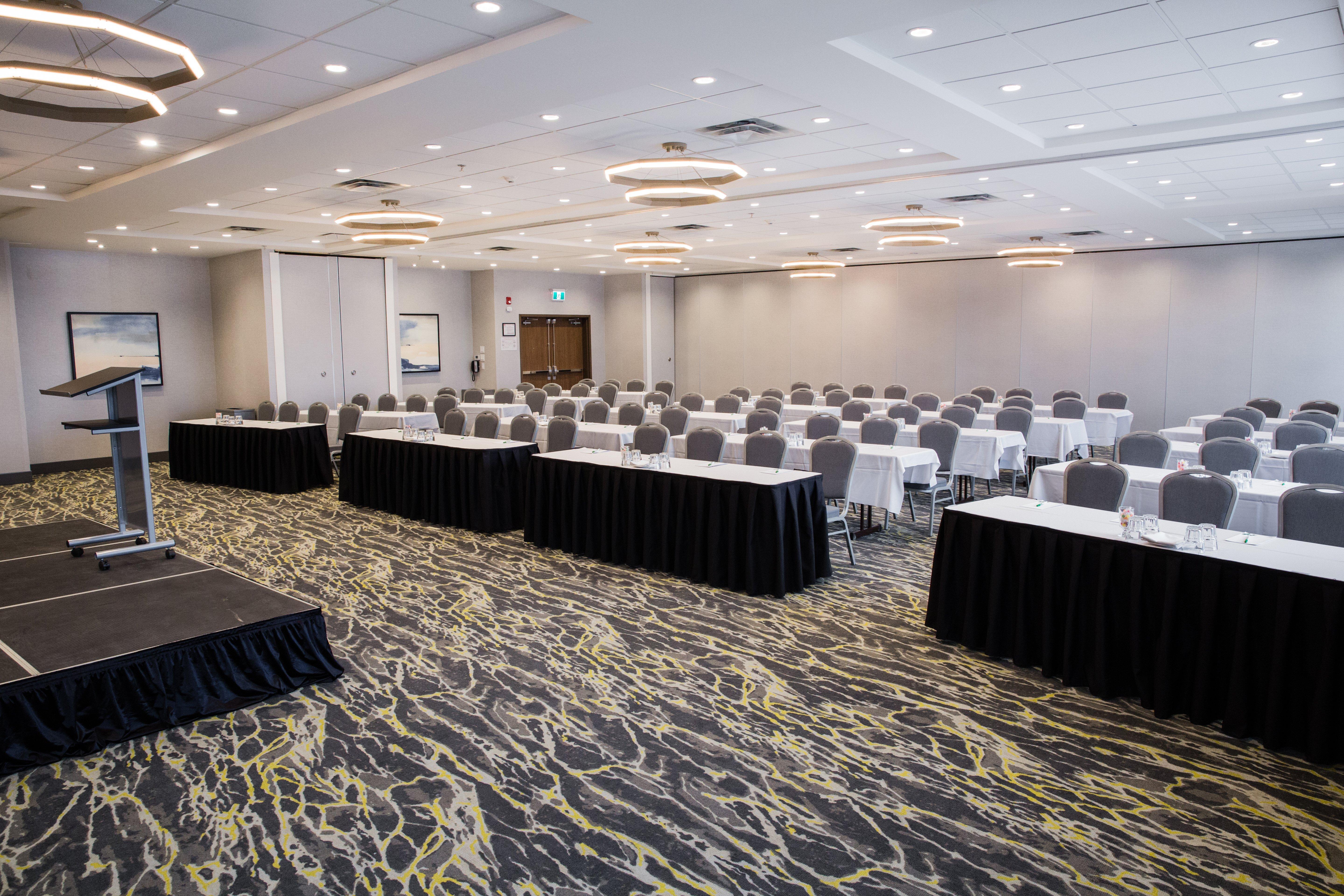 Holiday Inn Calgary South Conference Center المظهر الخارجي الصورة