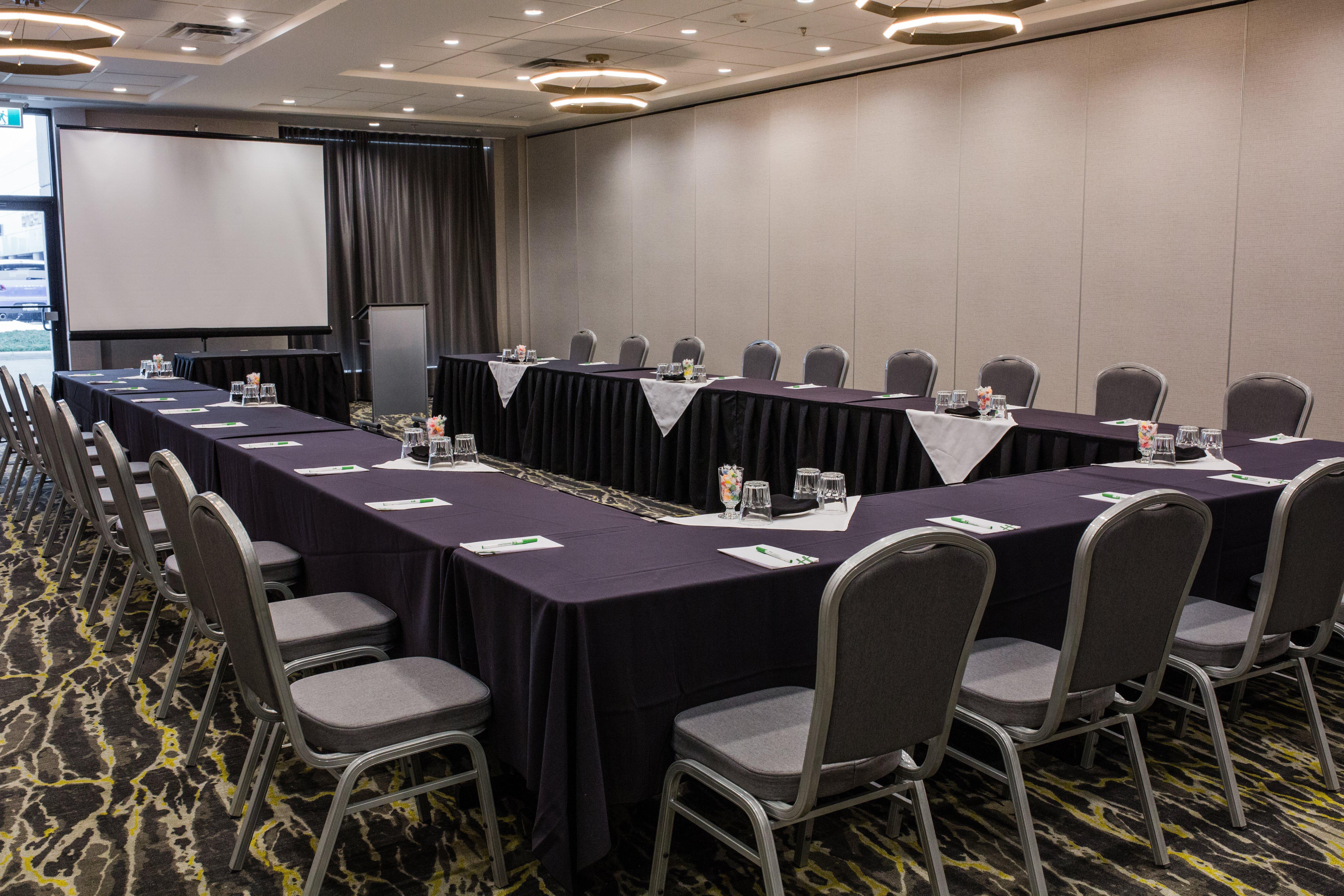 Holiday Inn Calgary South Conference Center المظهر الخارجي الصورة