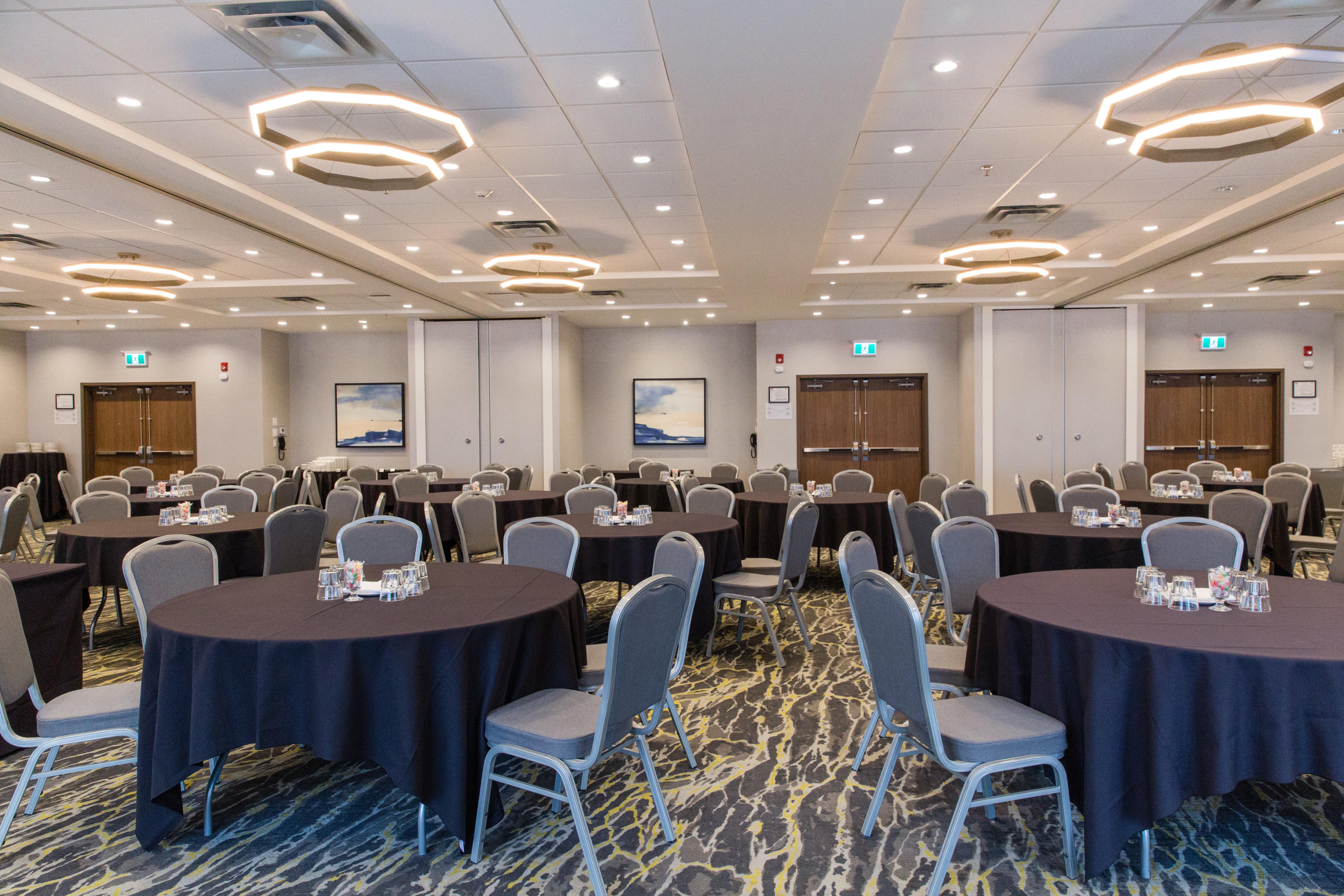 Holiday Inn Calgary South Conference Center المظهر الخارجي الصورة
