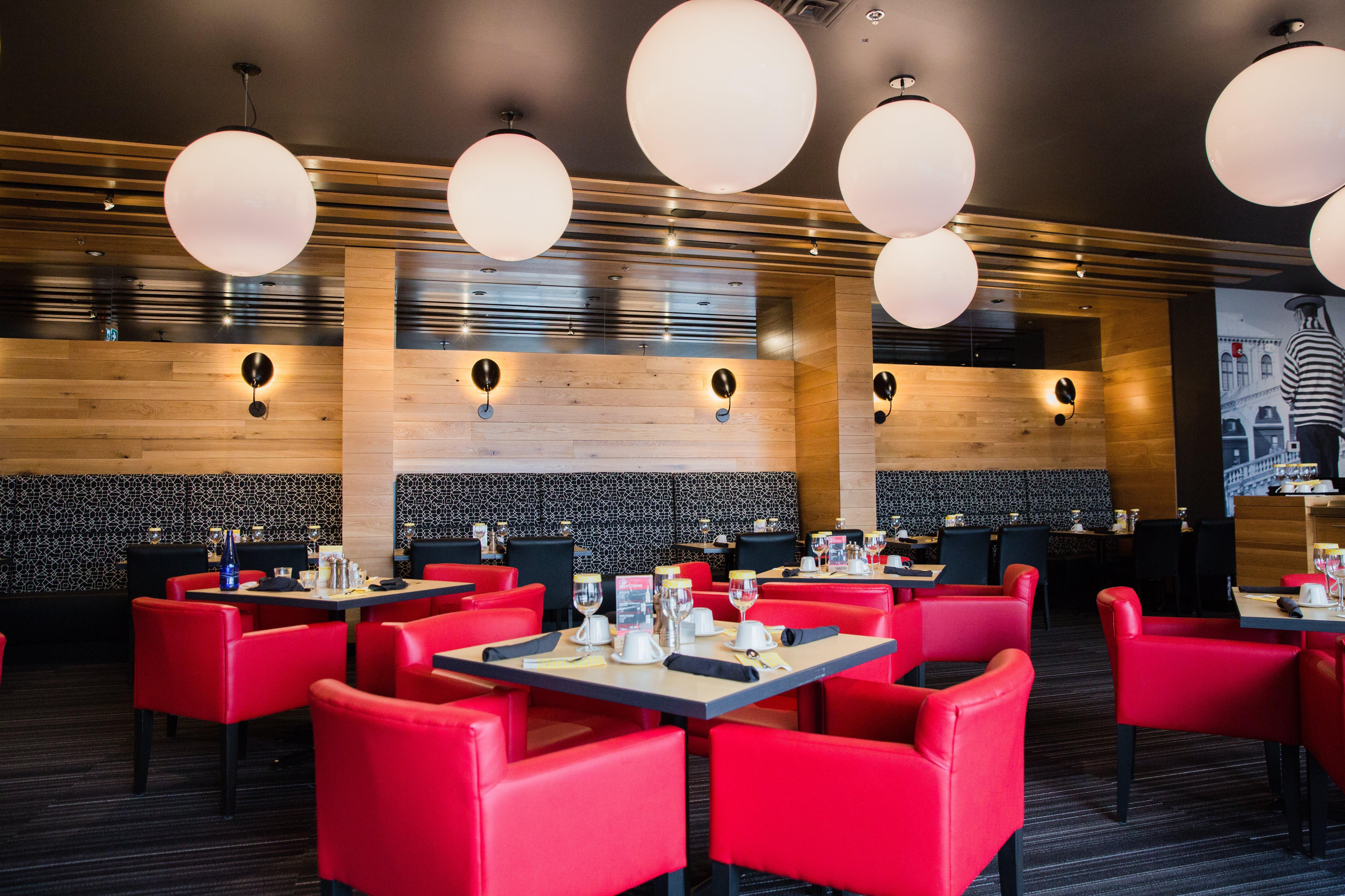 Holiday Inn Calgary South Conference Center المظهر الخارجي الصورة